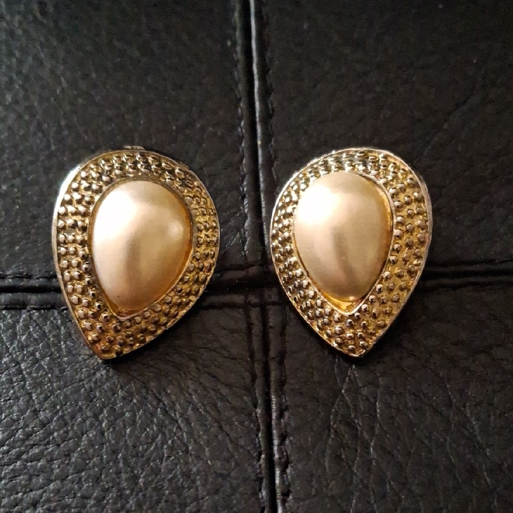 Elegant Gold and Cream Teardrop Earrings